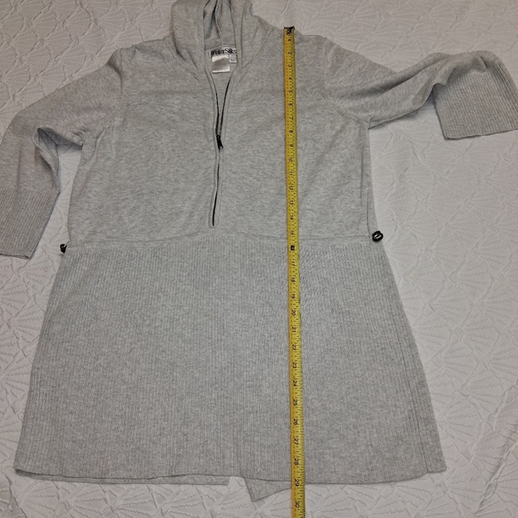 WinterSilks Light Gray Knit Top Size M - Picture 11 of 17